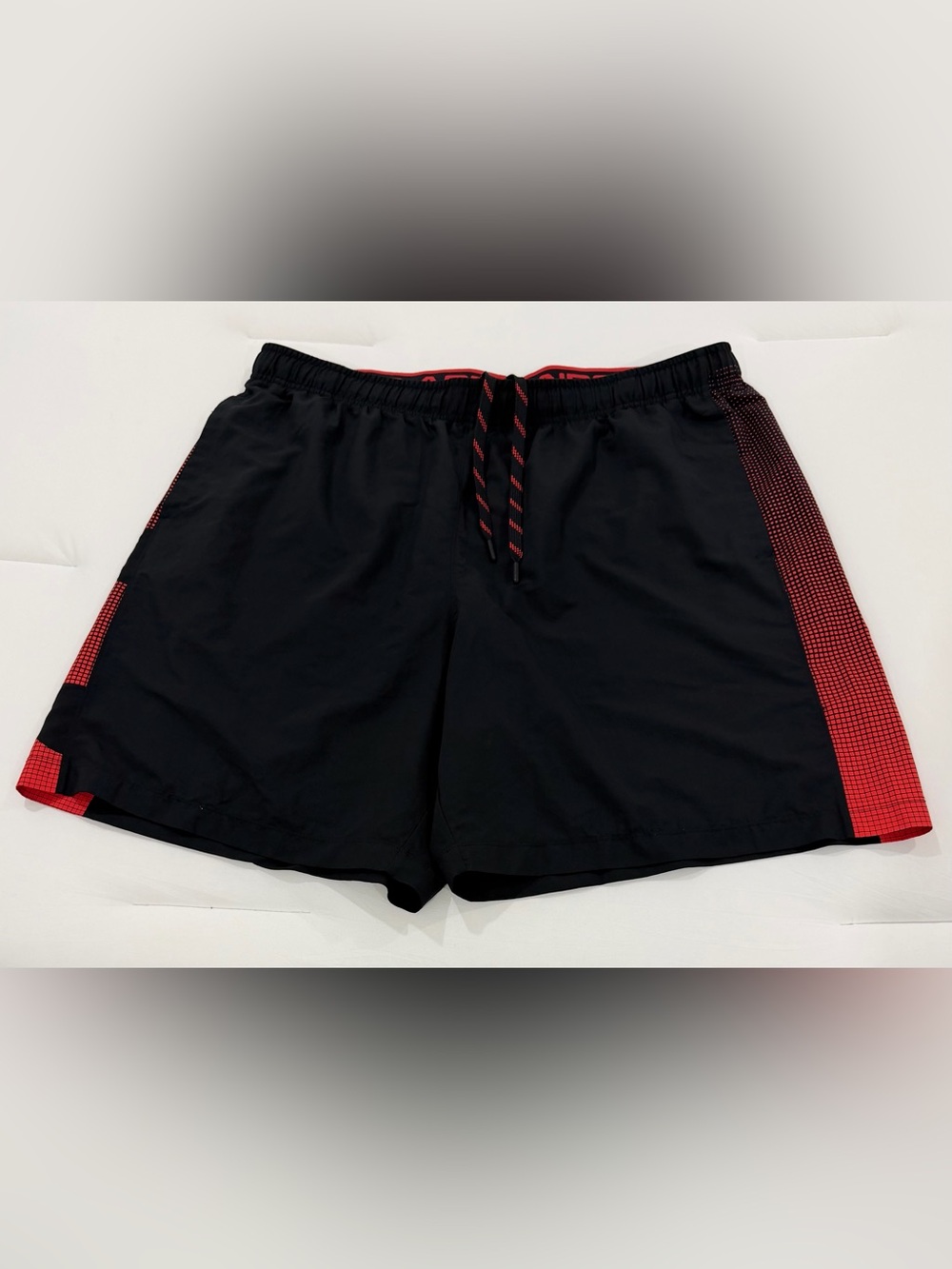 Under Armour Men's Black & Red Athletic Shorts